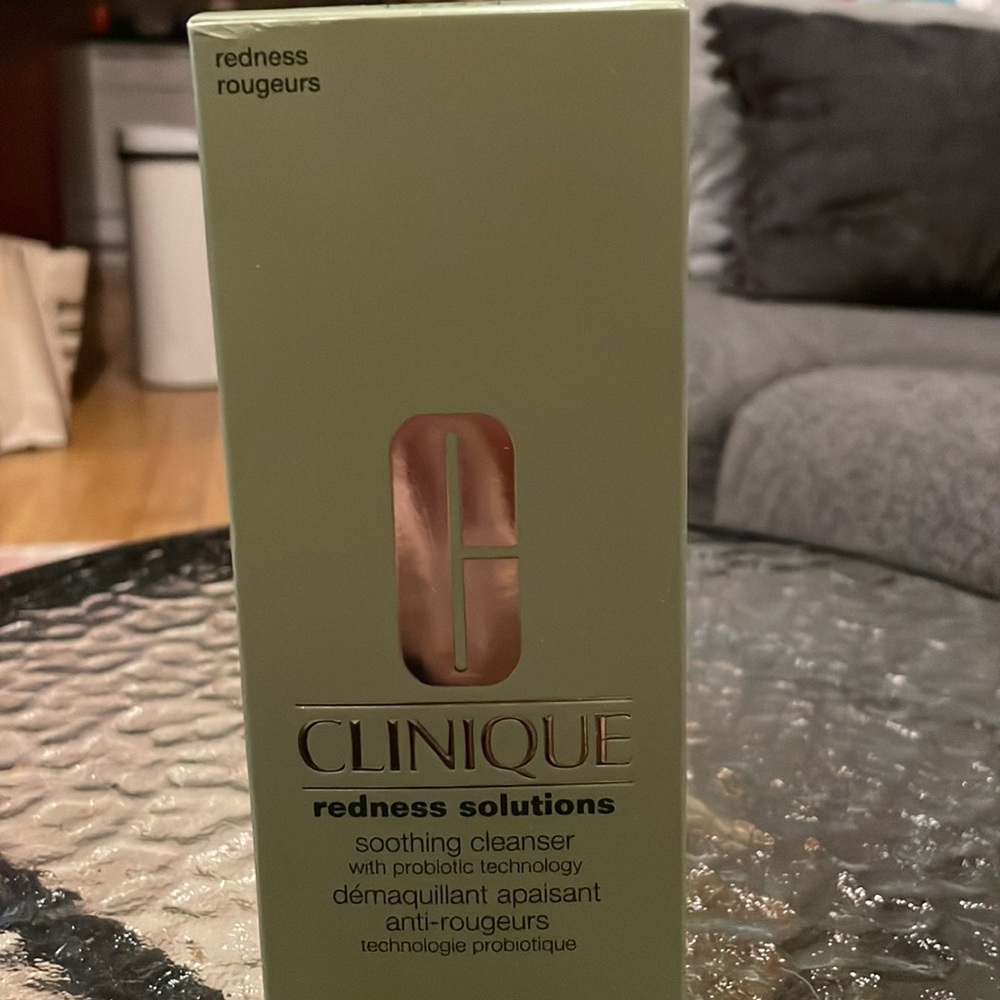 Clinique redness solution soothing cleanser